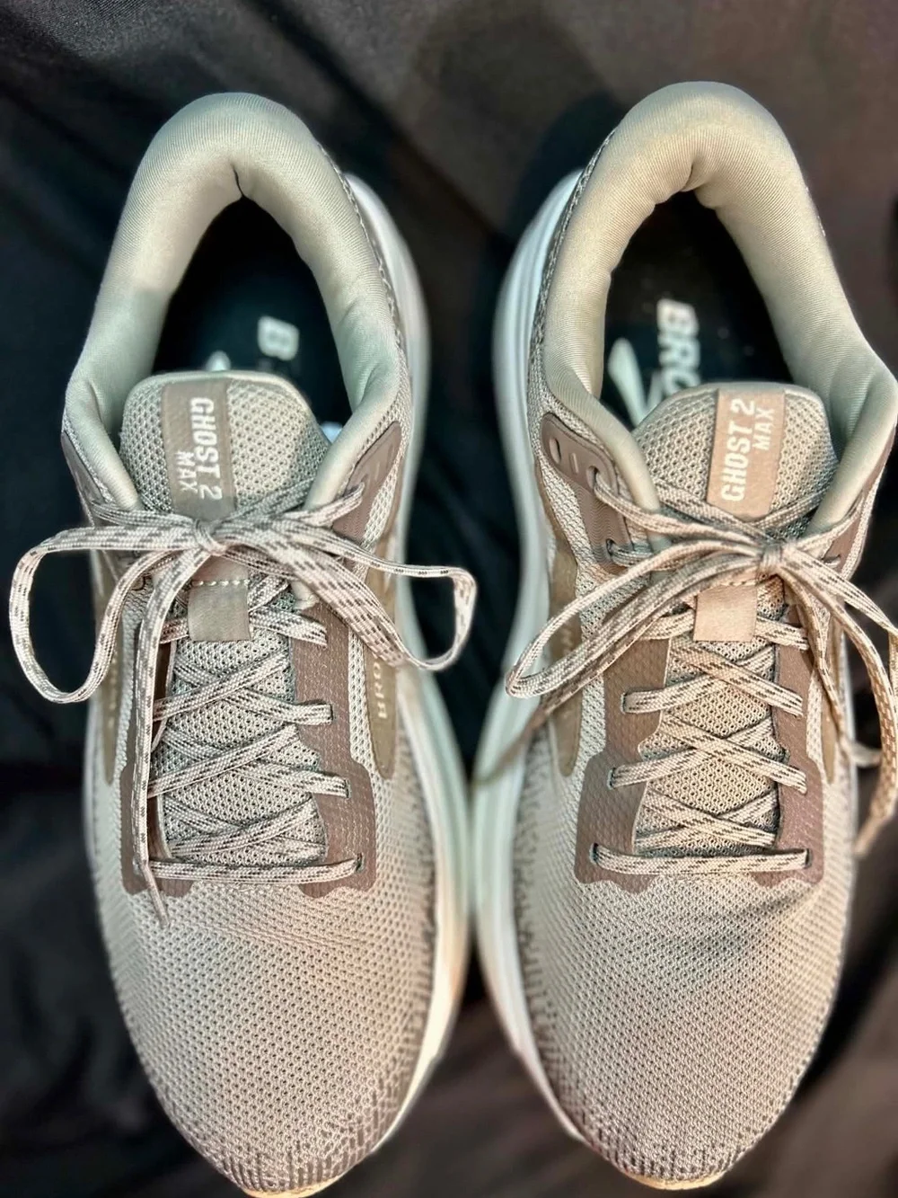 Brooks Ghost Max 2 - Men’s Size 10 (Like New)